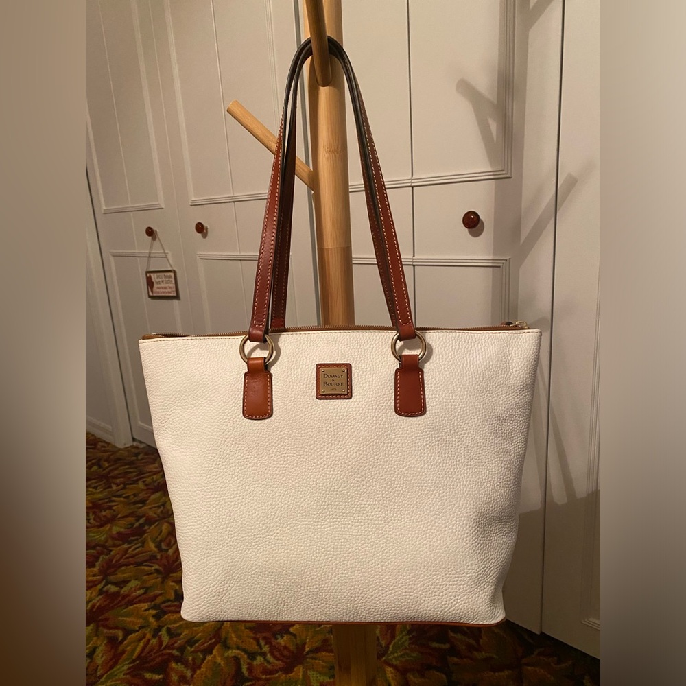 NWOT DOONEY large white pebbled leather satchel